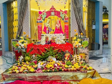 Maha Shikhar Patotsav at Sri Kunj Bihari Mandir
