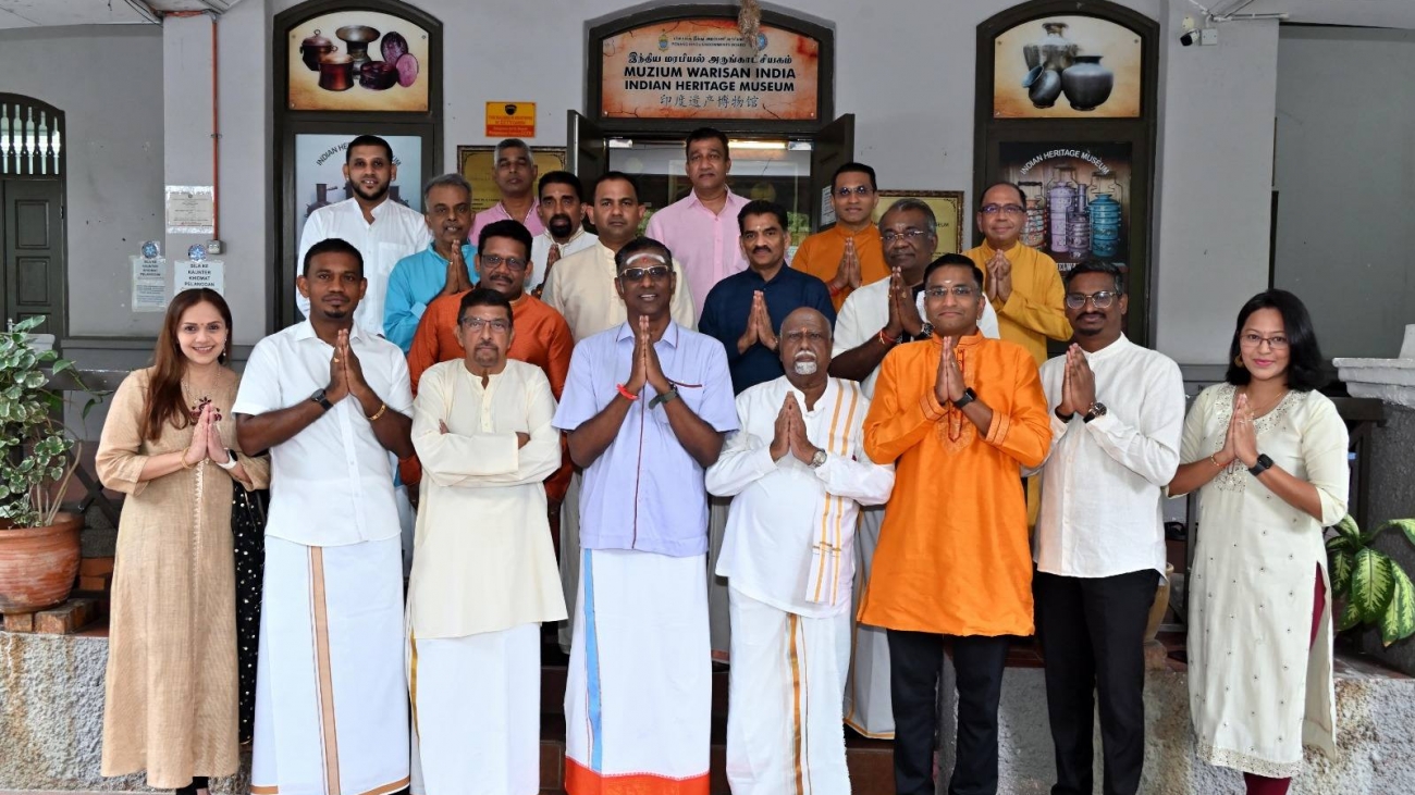 The Penang Hindu Endowments Board (PHEB), established under the Hindu Endowments Ordinance of 1906, for the term of 1 August 2025 to 31 July 2026, held its first official meeting today following the recent appointments of new commissioners effective 1 August 2025. The Board comprises a total of 19 commissioners. The Board is pleased to announce that YB RSN Rayer, Jelutong has been appointed as the Chairman of the Board, while YB Senator Lingeshwaran R Arunasalam has been appointed as the Deputy Chairman. The Penang Hindu Endowments Board operates under the supervision of the Ministry of National Unity, and all audit reports are tabled in Parliament. For matters related to state affairs, YB Sundarrajoo Somu, Penang State Executive Council Member, will coordinate on behalf of the State Government. Issued by: Penang Hindu Endowments Board