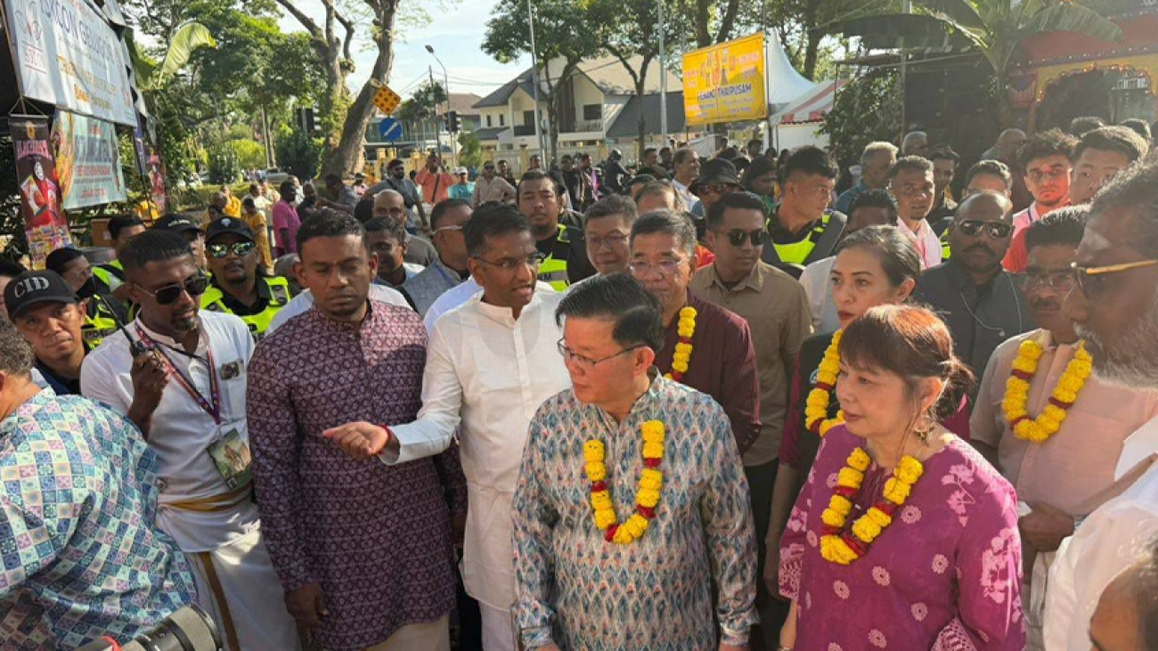 YAB Chow Kon Yeow visited the Thaipusam celebration